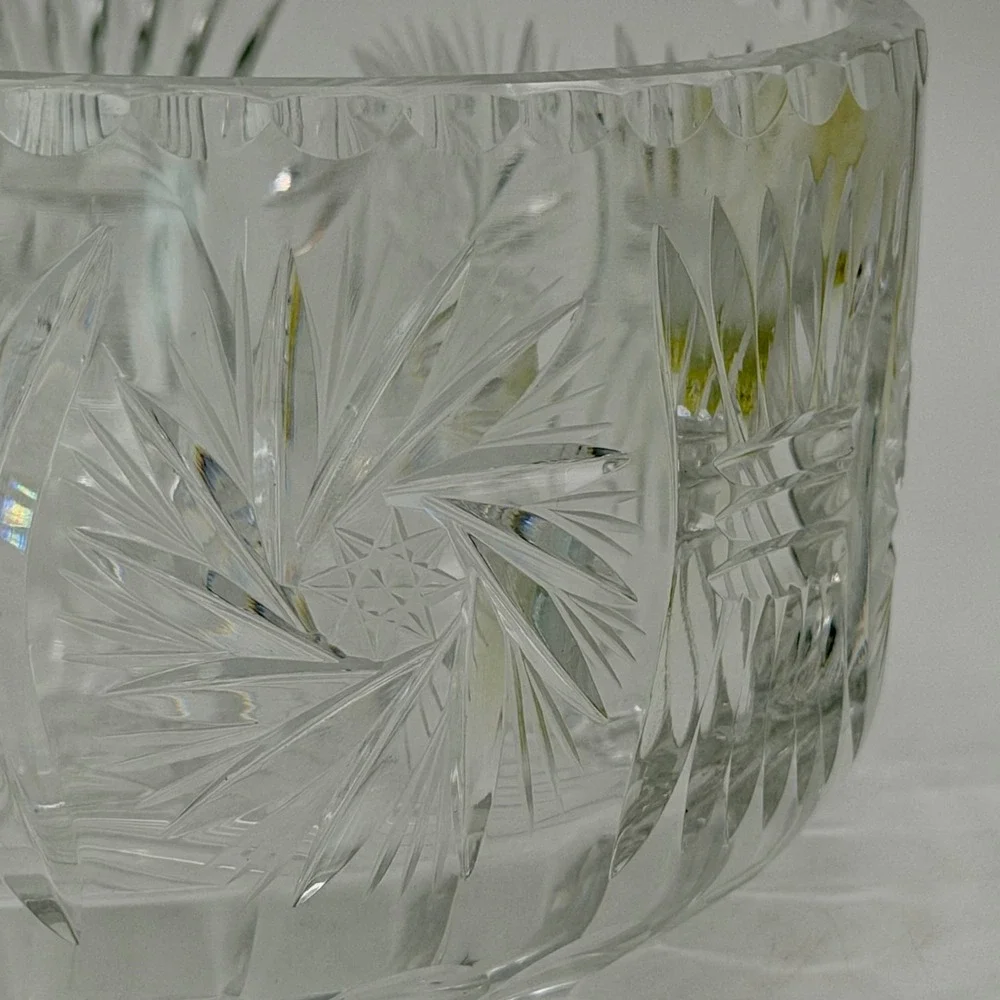 Unbranded Pinwheel Star Cut Glass Serving Bowl Scalloped‎ Rim Vintage Excellent